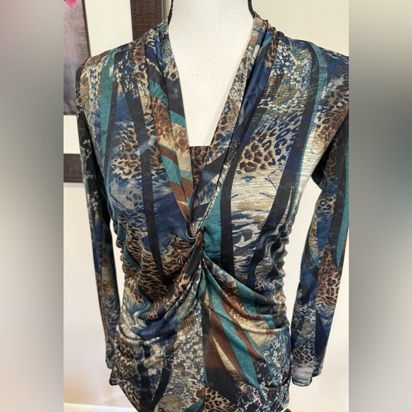 Tribal Blouse - Picture 1 of 8